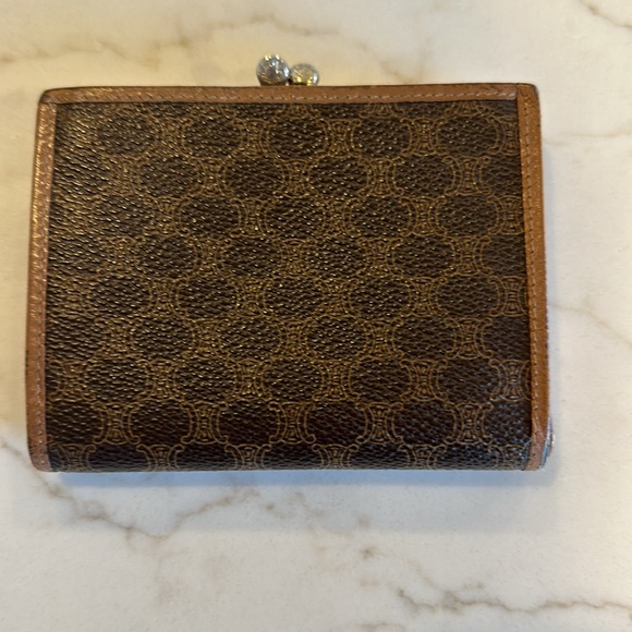 CELINE vintage Paris Kisslock compact wallet EUC - Picture 2 of 7